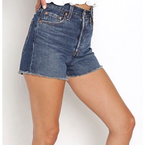 NWT Levi's Ribcage Denim Short Super High Rise Slim Through Hip Button Fly 28 - Picture 5 of 15